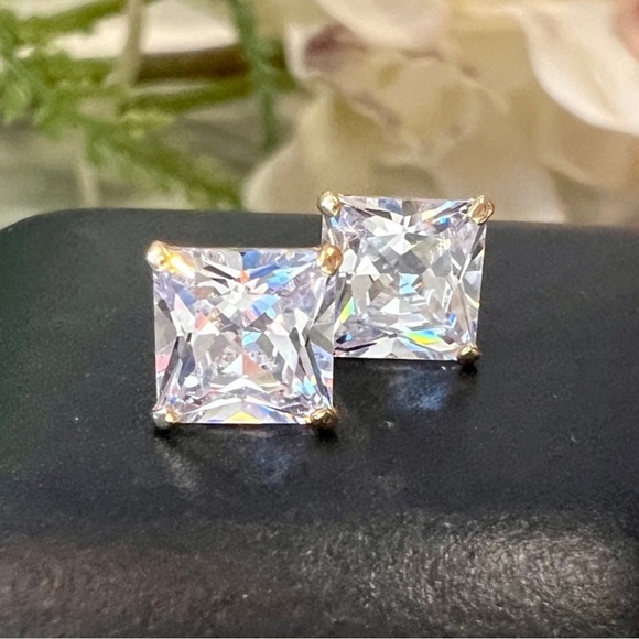 New! Princess Cut Diamond Studs set in Solid 14K Gold. Brand new 4 prong setting - Picture 14 of 15
